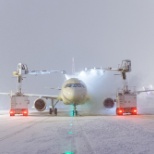 De-Icing an airplane